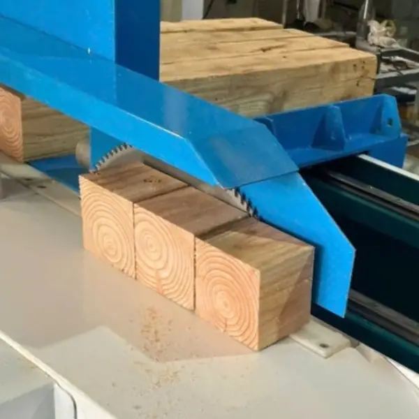 Máy phù hợp cho xưởng sản xuất pallet gỗ