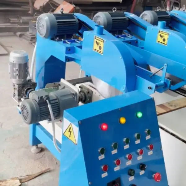 Cận cảnh máy cắt gỗ nhiều đầu