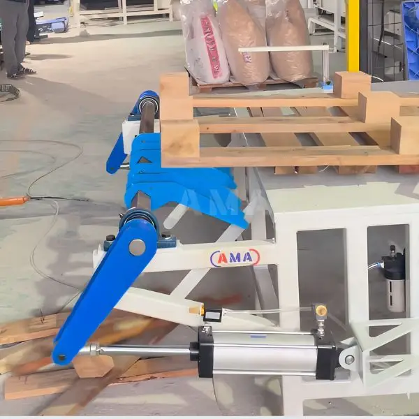 Máy tách nan pallet gỗ tự động