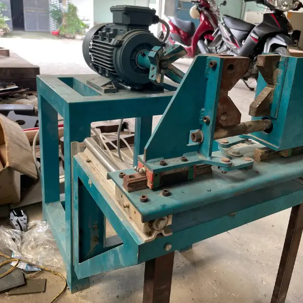 Góc nghiêng toàn bộ máy vát cạnh gỗ tròn
