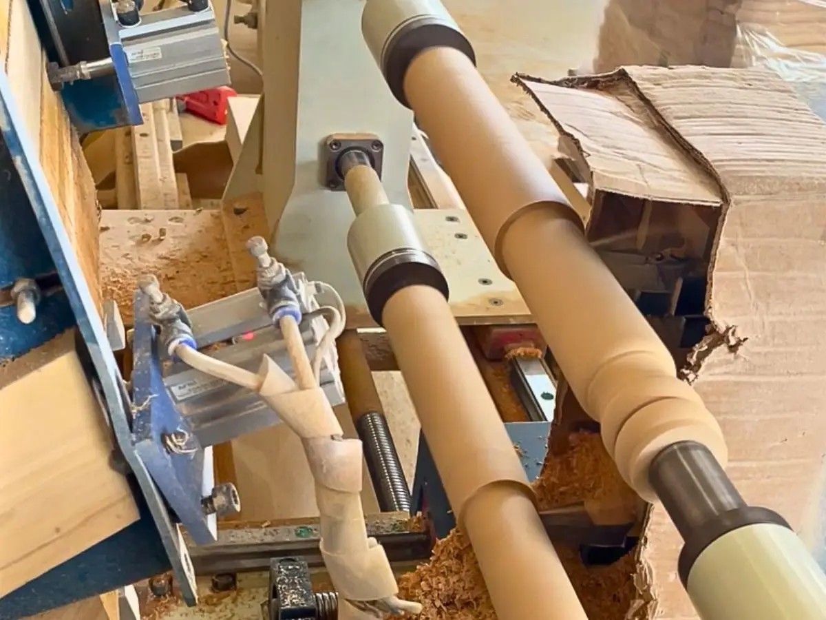 Máy tiện CNC cấp phôi tự động