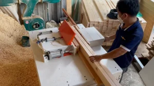 Hướng dẫn sử dụng máy tạo ngàm pallet gỗ AMA