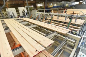 Máy cắt gỗ nhiều đầu: Giải pháp gia công hiệu quả cho doanh nghiệp gỗ