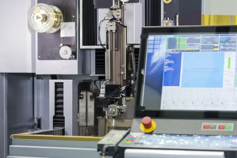 Máy cắt dây cnc với độ chính xác cao