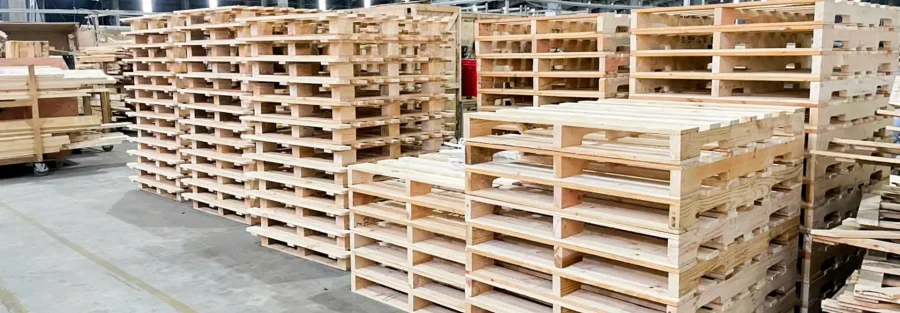 Pallet gỗ thành phẩm từ dây chuyền tự động, tiết kiệm điện và tăng năng suất