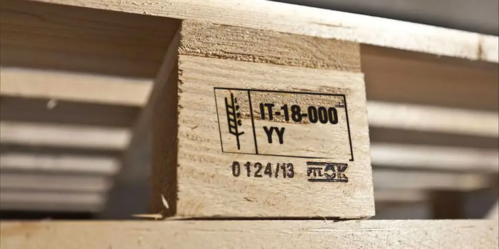 Giải pháp bảo quản pallet gỗ hiệu quả cho doanh nghiệp