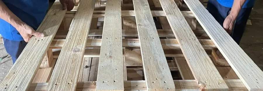 Hướng dẫn chi tiết quy trình kiểm tra pallet gỗ đúng tiêu chuẩn sản xuất