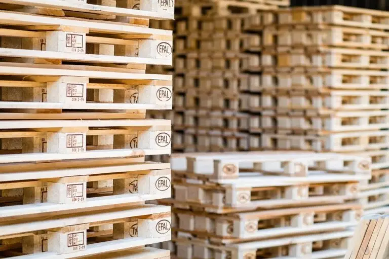 Pallet gỗ đạt tiêu chuẩn, được xử lý nhiệt (HT)