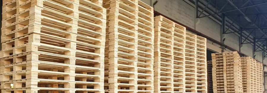 Pallet thành phẩm được xếp chồng khoa học