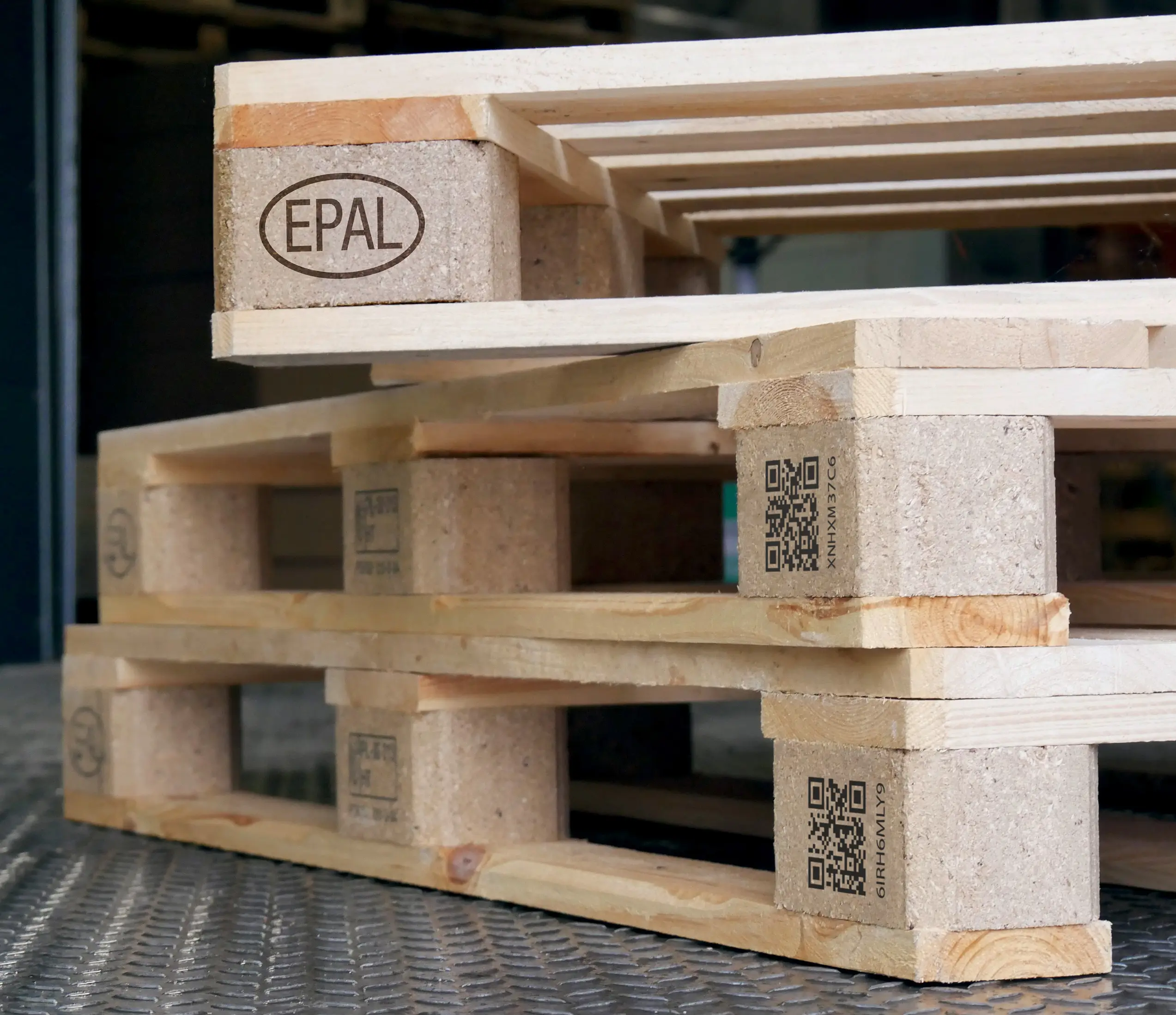 Dấu chứng nhận EPAL được đóng trên chân pallet