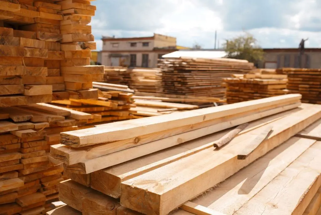 Gỗ nguyên liệu được tuyển chọn và gia công