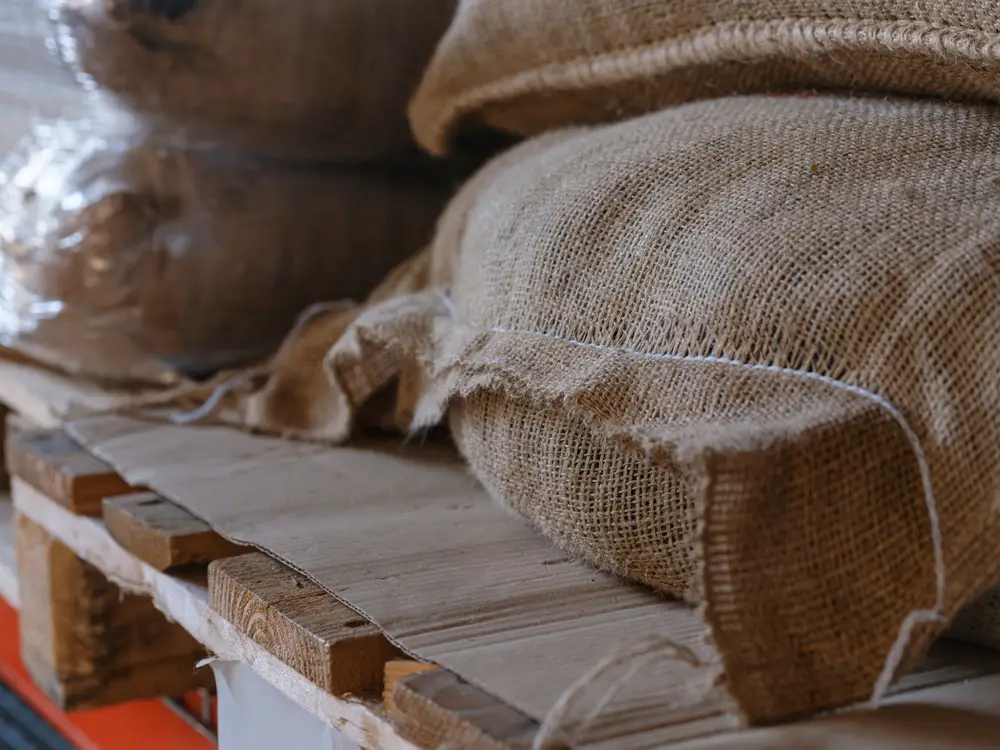 Pallet gỗ phục vụ xuất khẩu hàng hóa