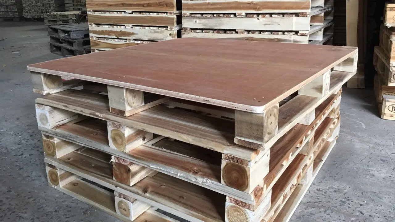 Pallet được sử dụng để kê và vận chuyển hàng hóa